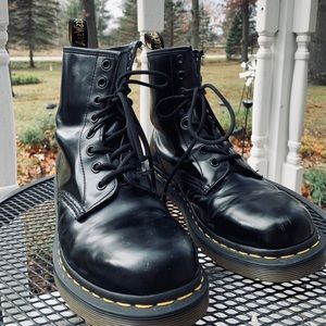 Black Dr. Martens | Size 8